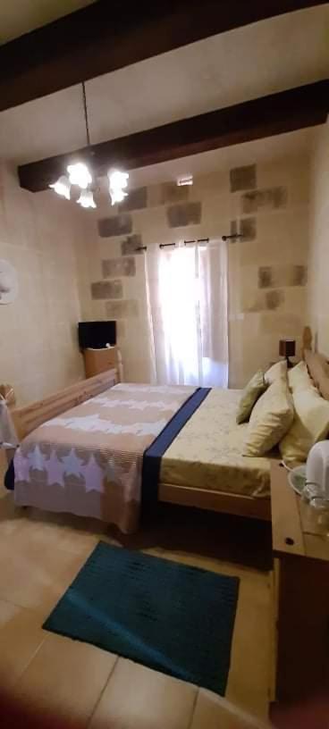 Ta Gorg Bed and Breakfast Qala Exteriör bild