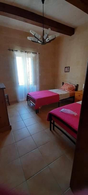 Ta Gorg Bed and Breakfast Qala Exteriör bild